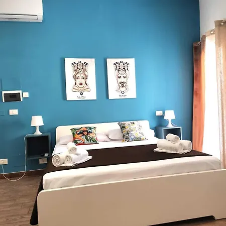 Maison d'hôtes A Due Passi Dal Centro Sweet 3*